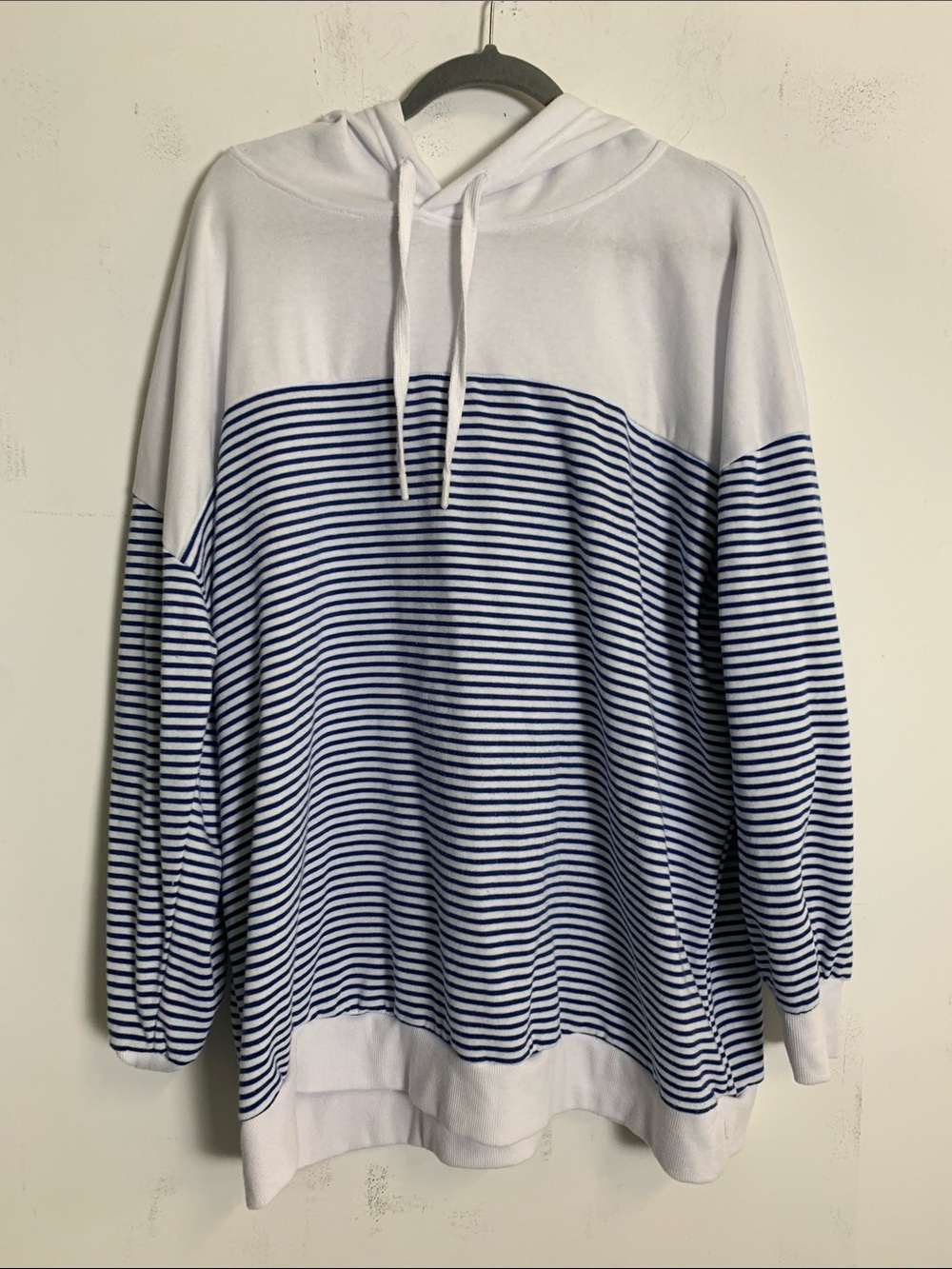 MySTYLE Women’s White & Blue Striped Hooded Pullover